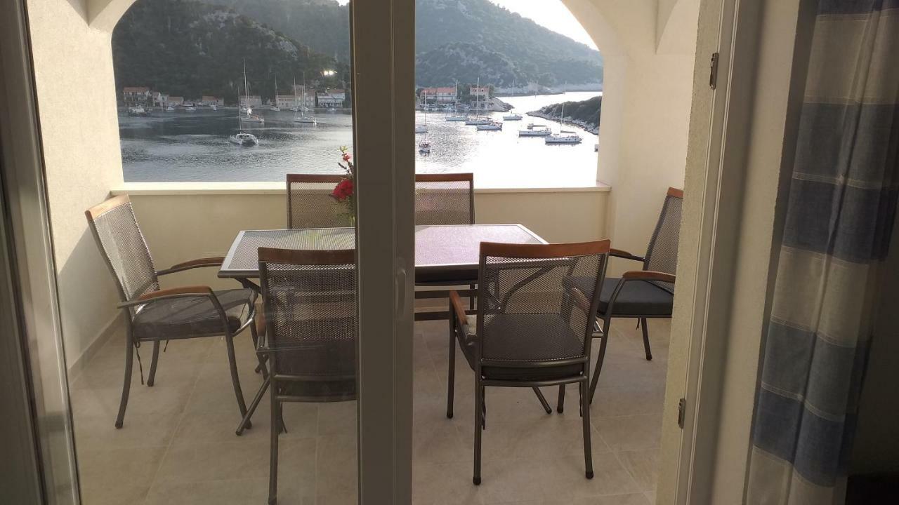 Apartment Zaklopatica Lastovo Luaran gambar