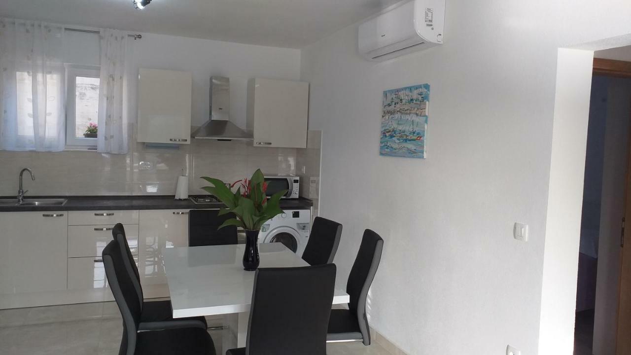 Apartment Zaklopatica Lastovo Luaran gambar