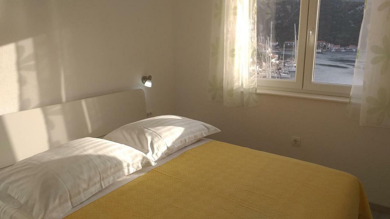 Apartment Zaklopatica Lastovo Luaran gambar