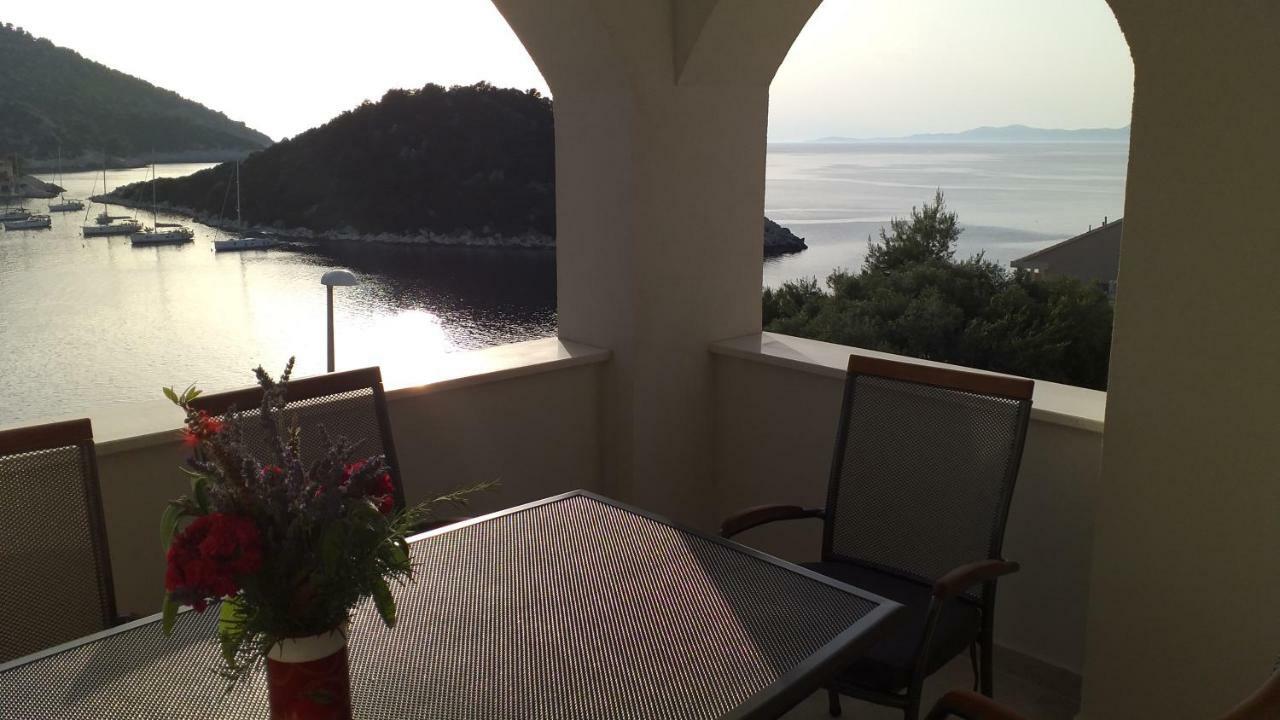 Apartment Zaklopatica Lastovo Luaran gambar