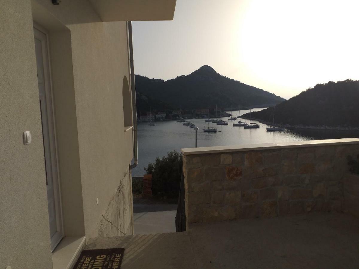 Apartment Zaklopatica Lastovo Luaran gambar
