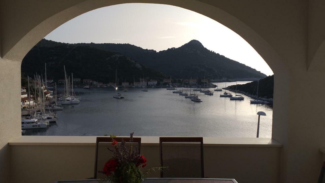 Apartment Zaklopatica Lastovo Luaran gambar