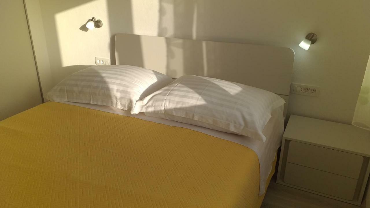 Apartment Zaklopatica Lastovo Luaran gambar